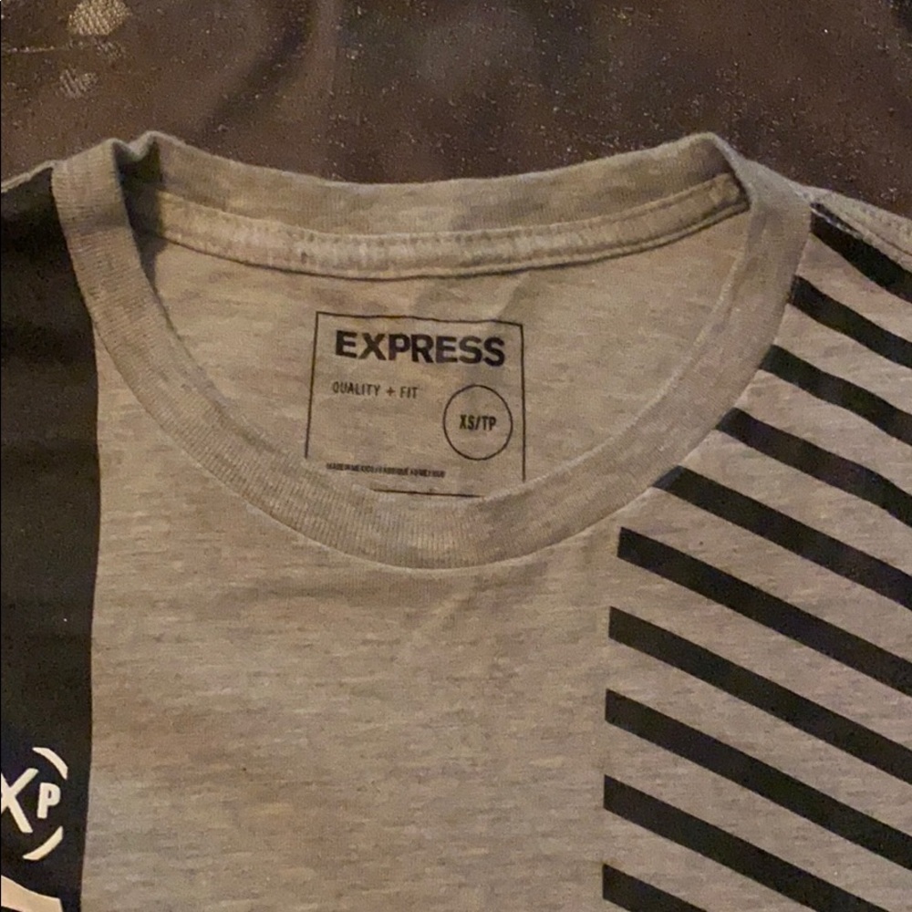 Express tee. - Picture 2 of 3